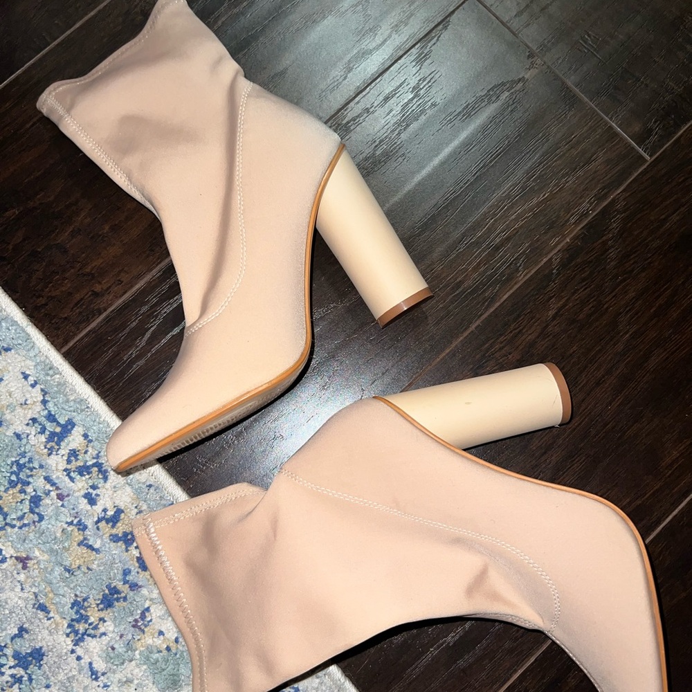 Great condition boots! Never worn